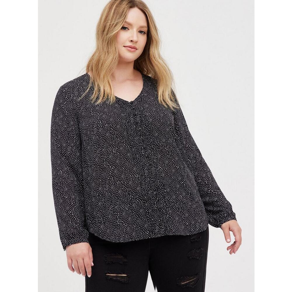 Torrid Georgette Pintuck Button Front Blouse in Black Dot Sz‎ 2X Lightweight Top
